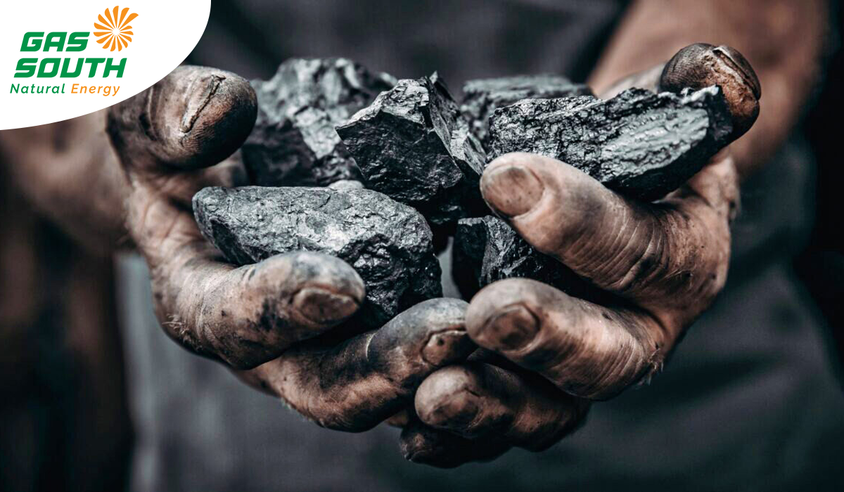 Than đá được khai thác trong các mỏ than nằm sâu trong lòng đất