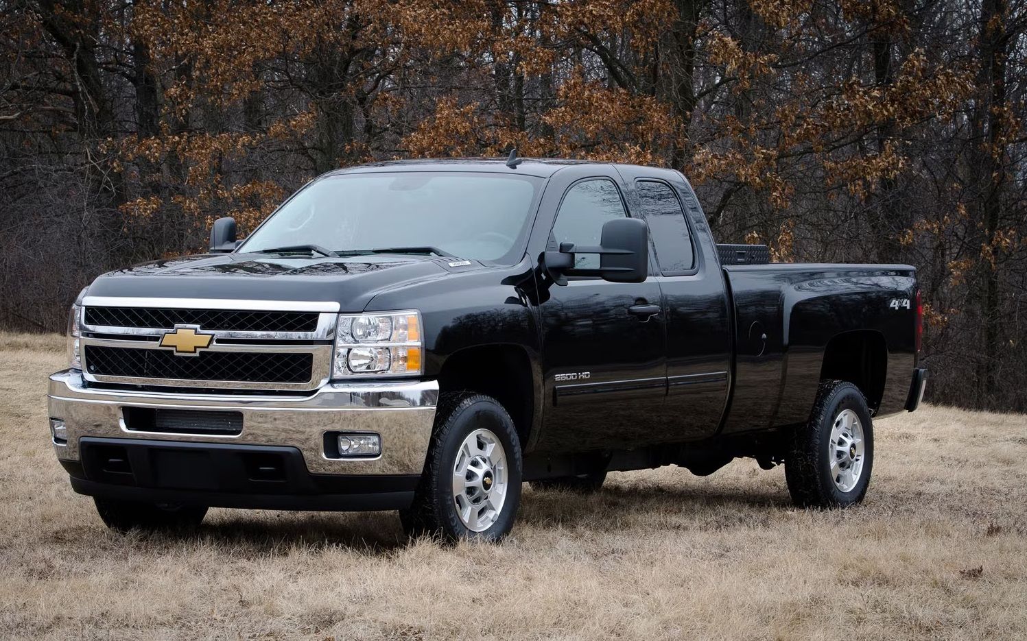 Chevrolet Silverado HD Bi-Fuel run cleaner on CNG