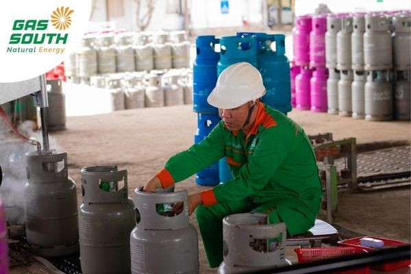 Kiểm tra bình gas sau khi bị ngập nước